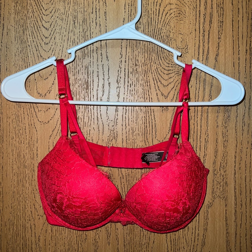 Victoria Secret Push Up Bra —36C
